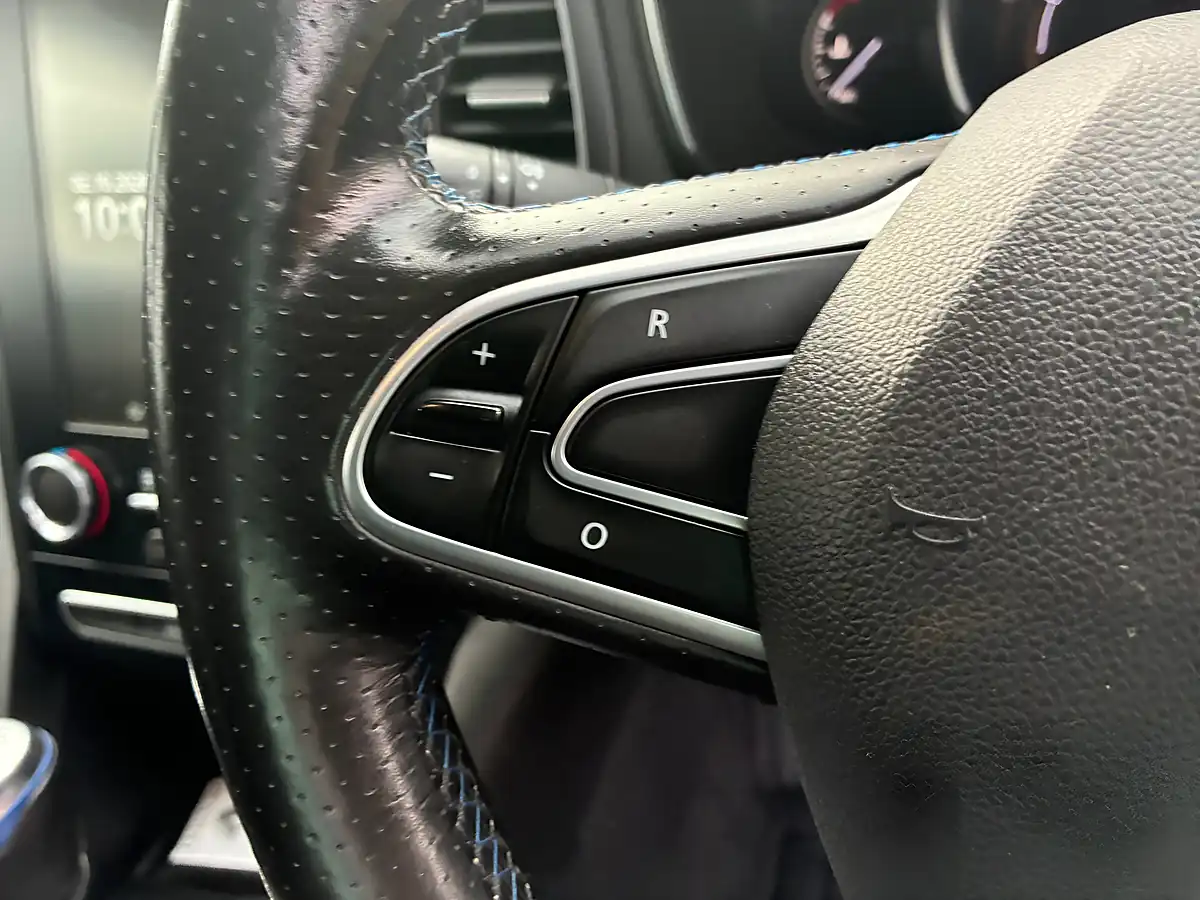 Used 2019 Renault Megane GT Line Sport Tourer Arctic White - Interior and Exterior details 12