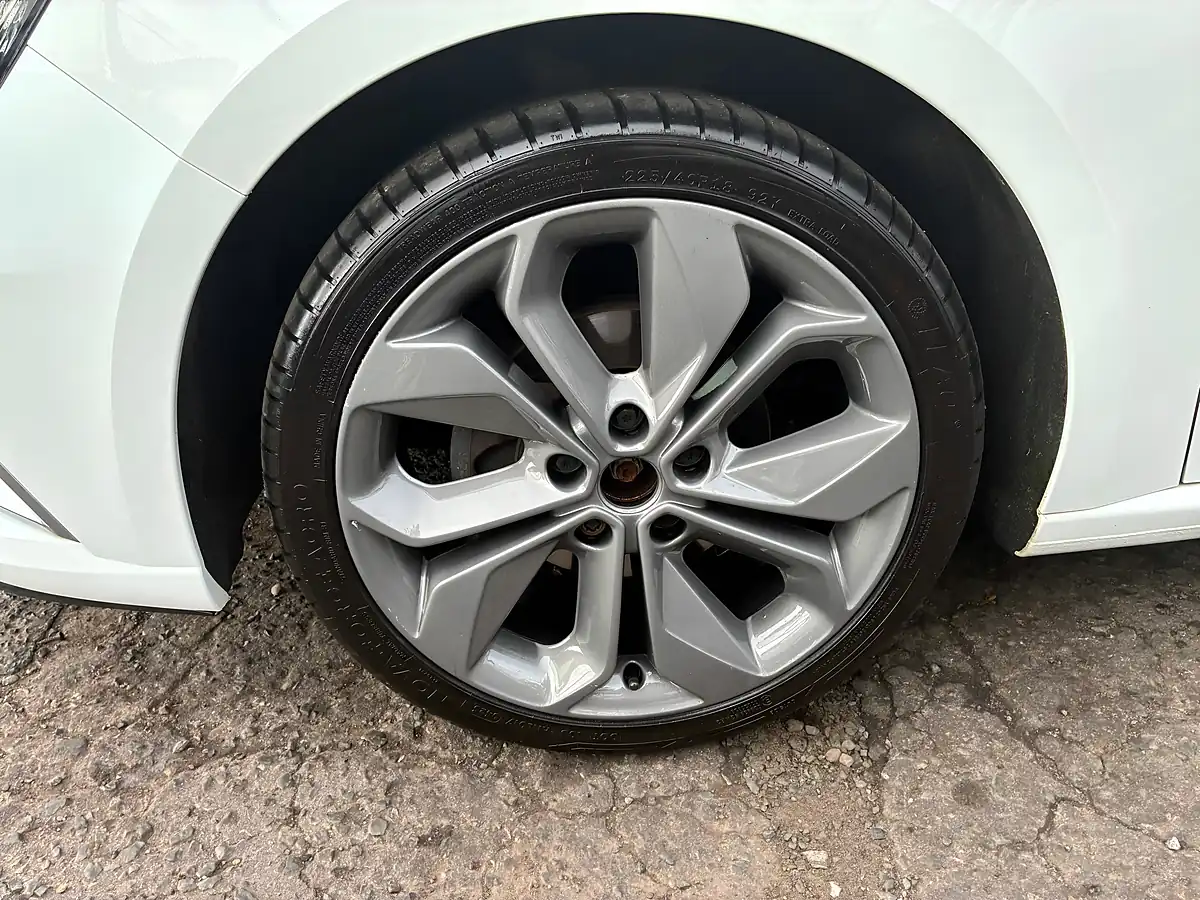 Used 2019 Renault Megane GT Line Sport Tourer Arctic White - Interior and Exterior details 17