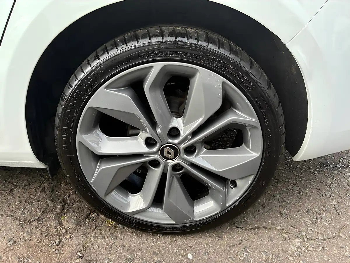Used 2019 Renault Megane GT Line Sport Tourer Arctic White - Interior and Exterior details 18