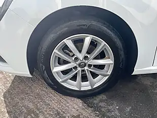 Used 2019 Renault Megane Play White - Interior and Exterior details 3