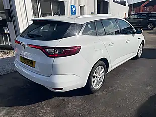 Used 2019 Renault Megane Play White - Interior and Exterior details 8