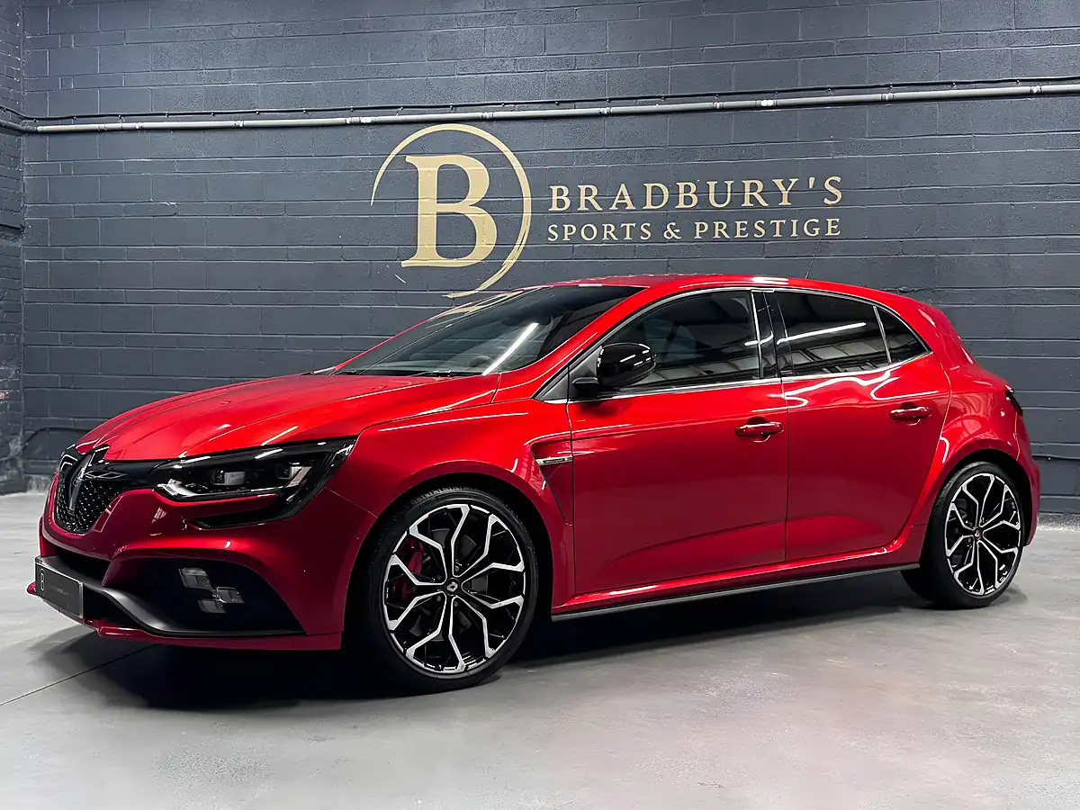 Used 2019 Renault Megane R.s. Flame Red - Interior and Exterior details 11