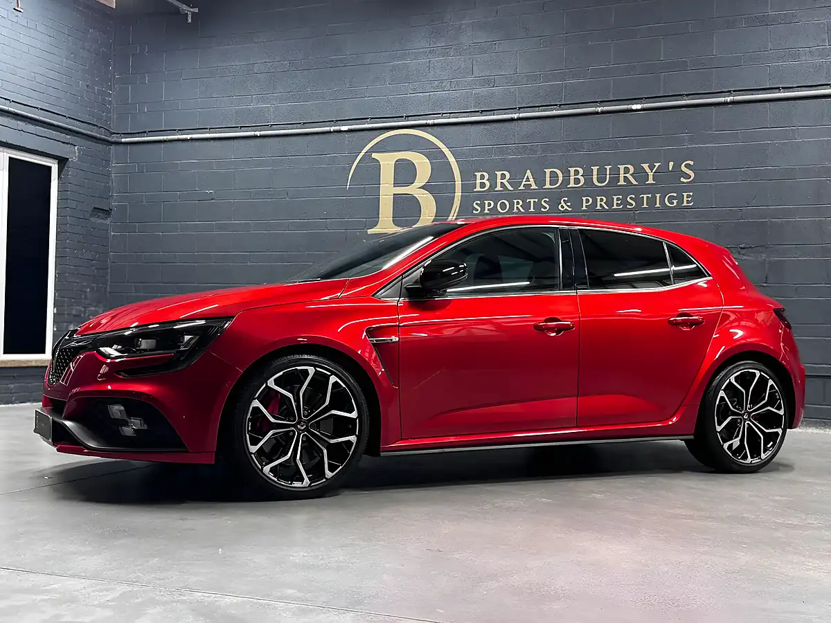 Used 2019 Renault Megane R.s. Flame Red - Interior and Exterior details 13