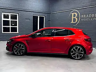 Used 2019 Renault Megane R.s. Flame Red - Interior and Exterior details 15