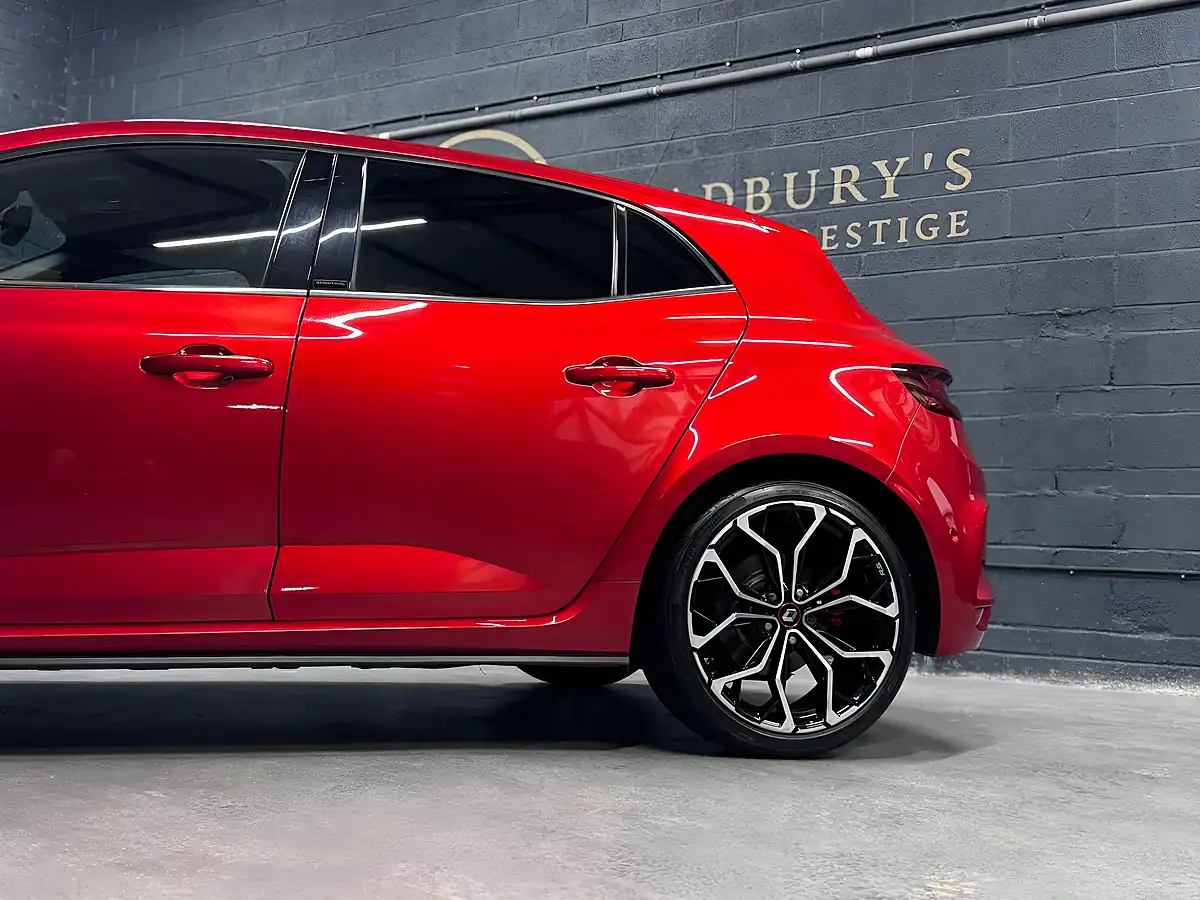 Used 2019 Renault Megane R.s. Flame Red - Interior and Exterior details 16