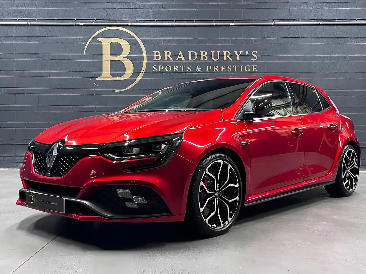 Used 2019 Renault Megane R.s. Flame Red - Interior and Exterior details 3