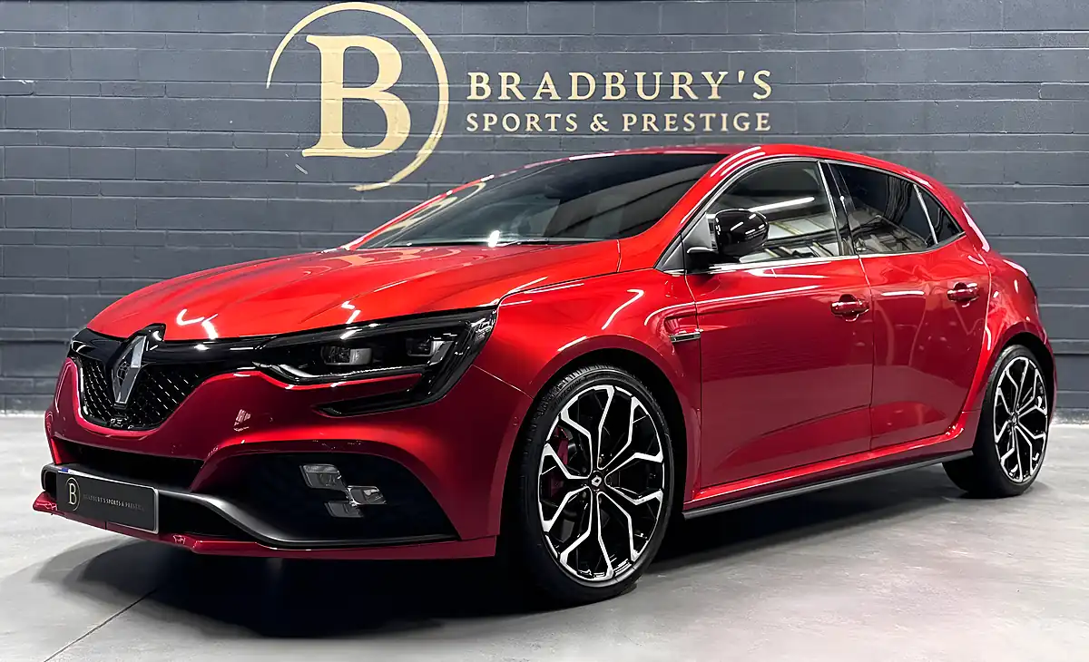 Used 2019 Renault Megane R.s. Flame Red - Interior and Exterior details 4