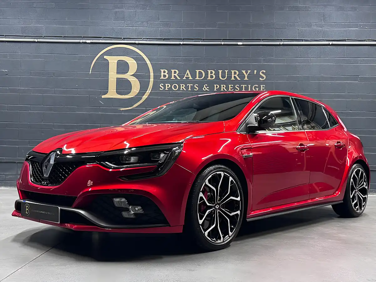 Used 2019 Renault Megane R.s. Flame Red - Interior and Exterior details 7