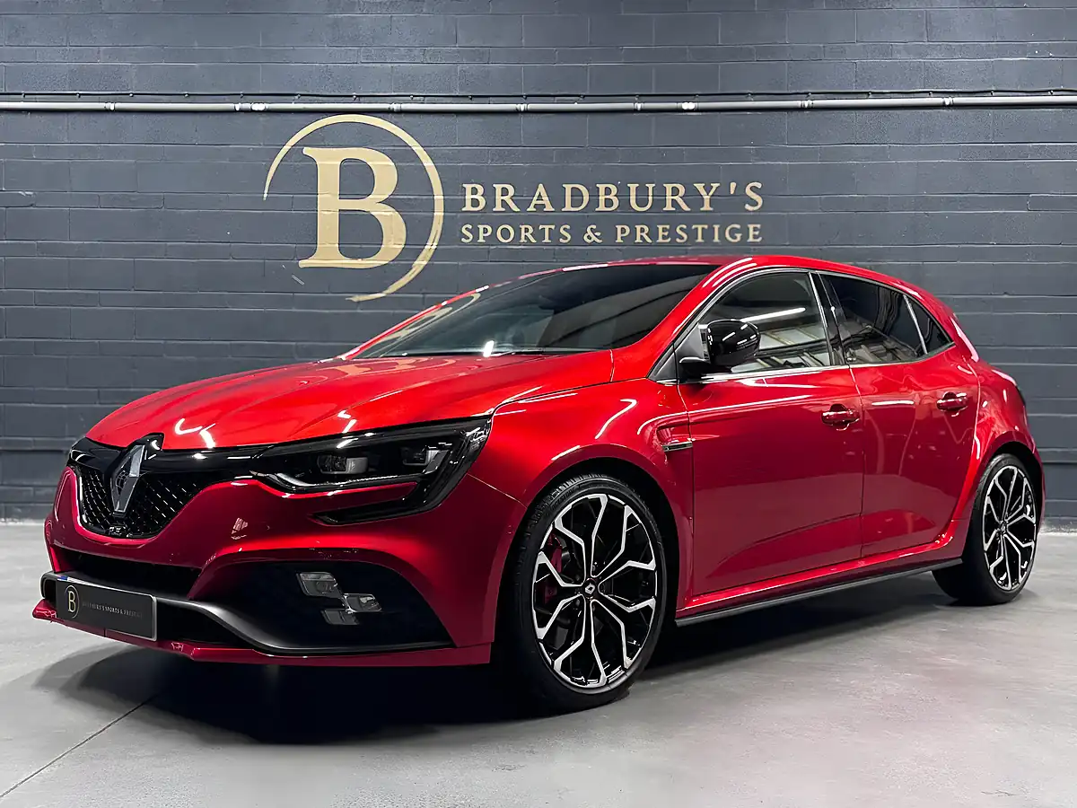 Used 2019 Renault Megane R.s. Flame Red - Interior and Exterior details 9