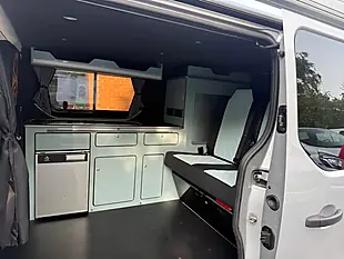 Used 2019 Renault Trafic 27 Sport Nav Silver - Interior and Exterior details 10