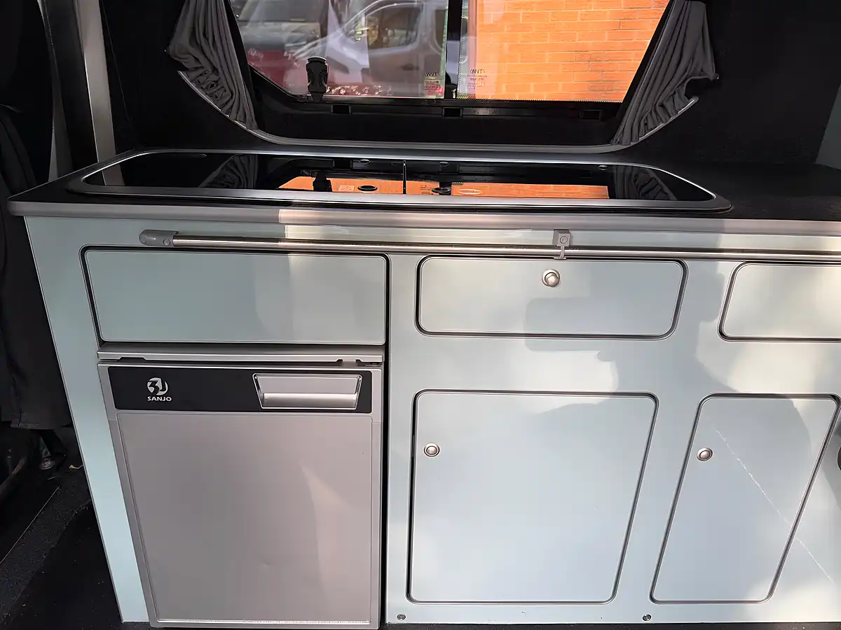 Used 2019 Renault Trafic 27 Sport Nav Silver - Interior and Exterior details 12