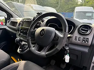Used 2019 Renault Trafic 27 Sport Nav Silver - Interior and Exterior details 18