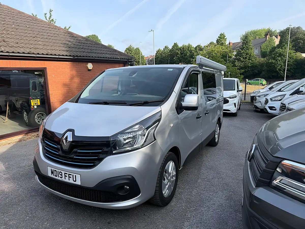 Used 2019 Renault Trafic 27 Sport Nav Silver - Interior and Exterior details 3