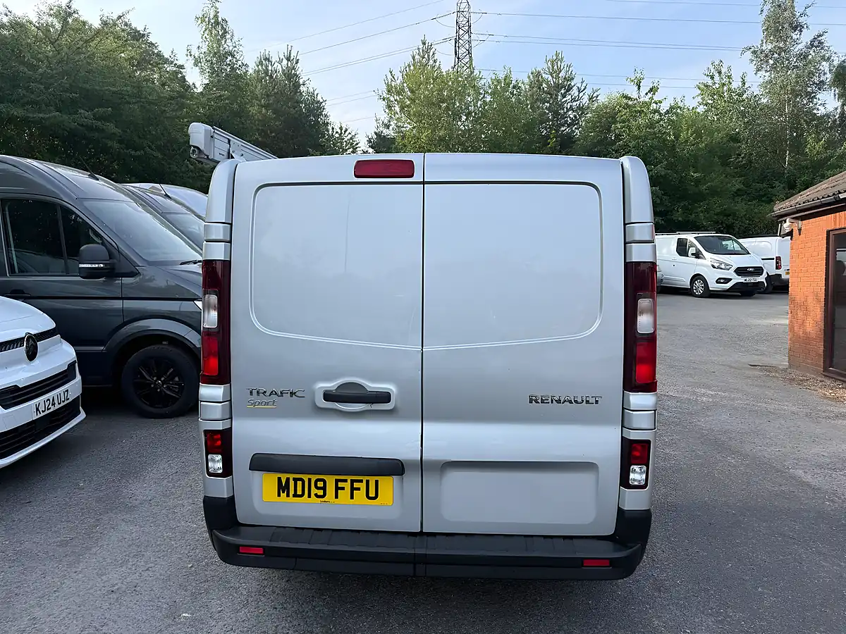 Used 2019 Renault Trafic 27 Sport Nav Silver - Interior and Exterior details 5