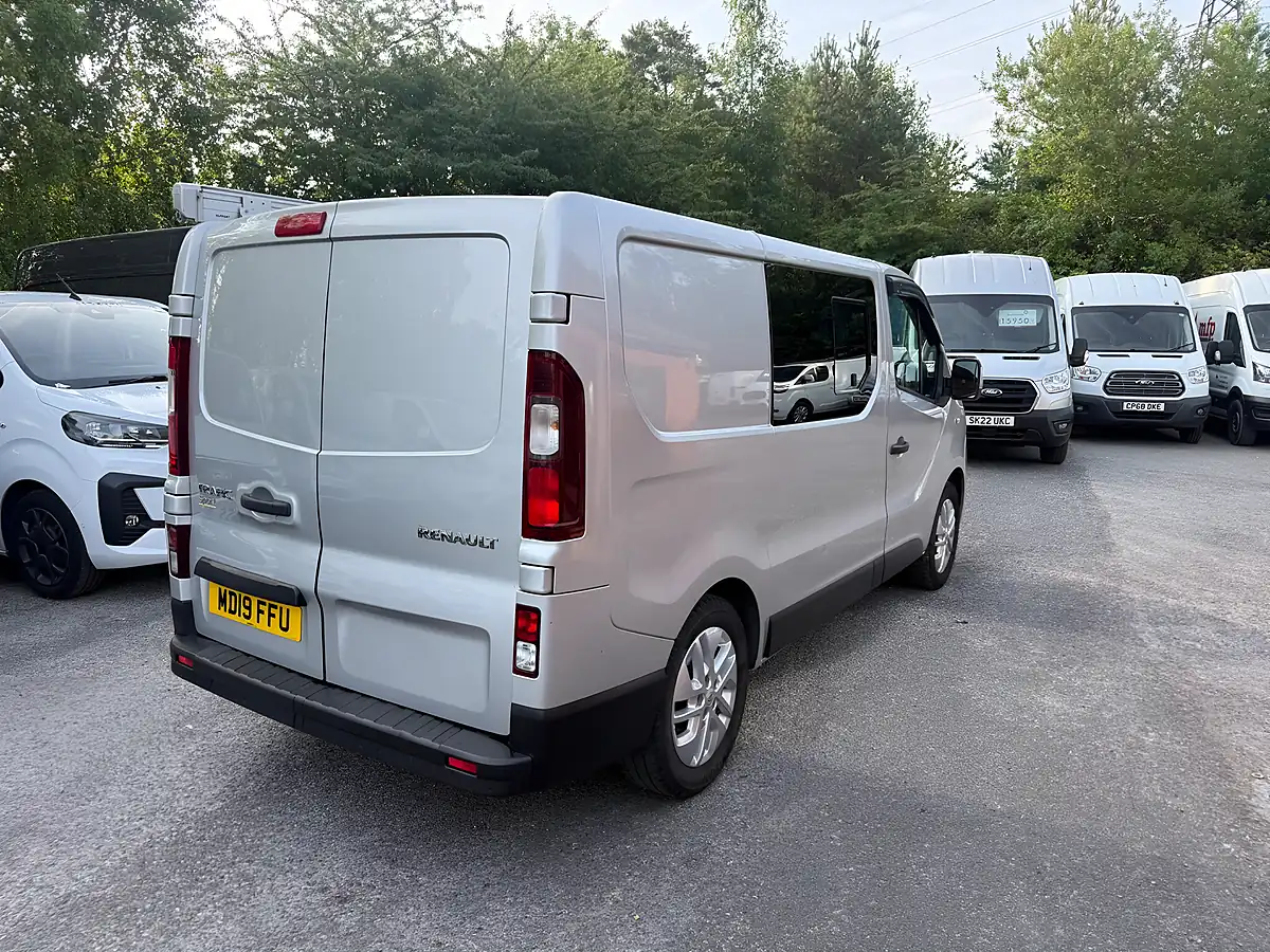 Used 2019 Renault Trafic 27 Sport Nav Silver - Interior and Exterior details 6