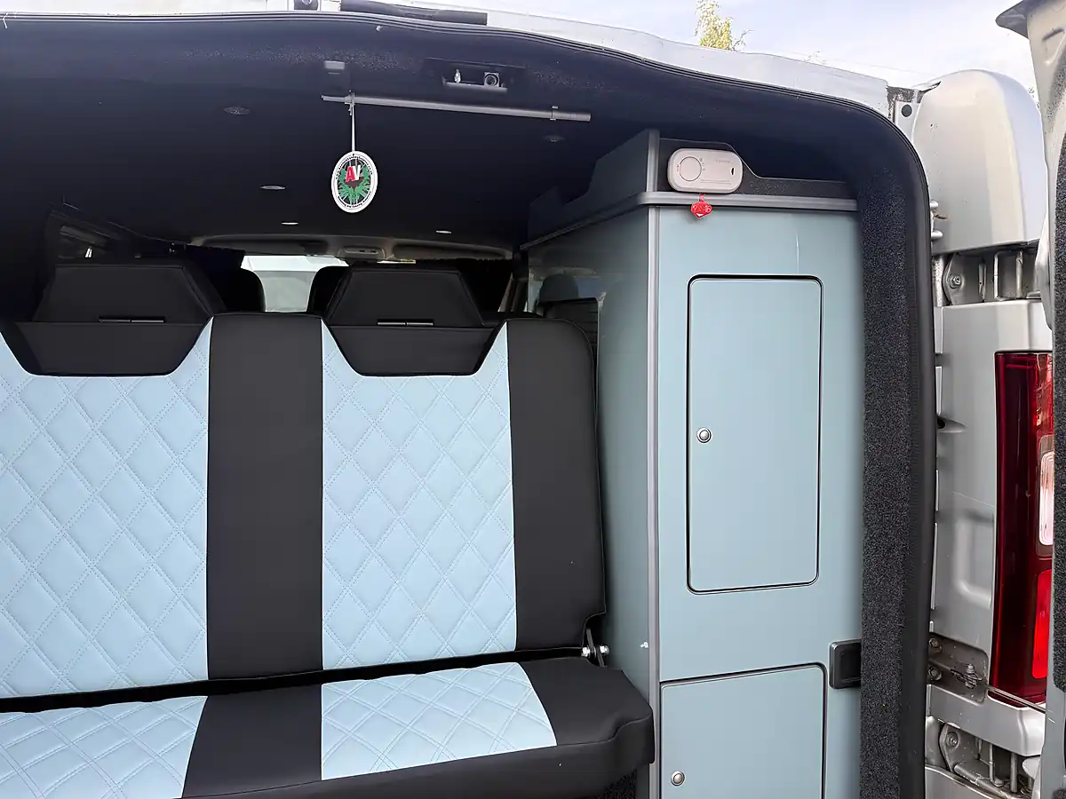 Used 2019 Renault Trafic 27 Sport Nav Silver - Interior and Exterior details 9