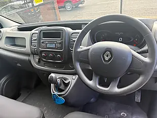 Used 2019 Renault Trafic Business Glacier White - Interior and Exterior details 10