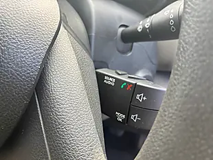 Used 2019 Renault Trafic Business Glacier White - Interior and Exterior details 14