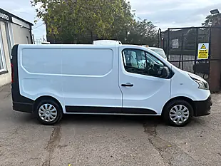 Used 2019 Renault Trafic Business Glacier White - Interior and Exterior details 2