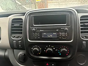 Used 2019 Renault Trafic Business Panel Van White - Interior and Exterior details 15