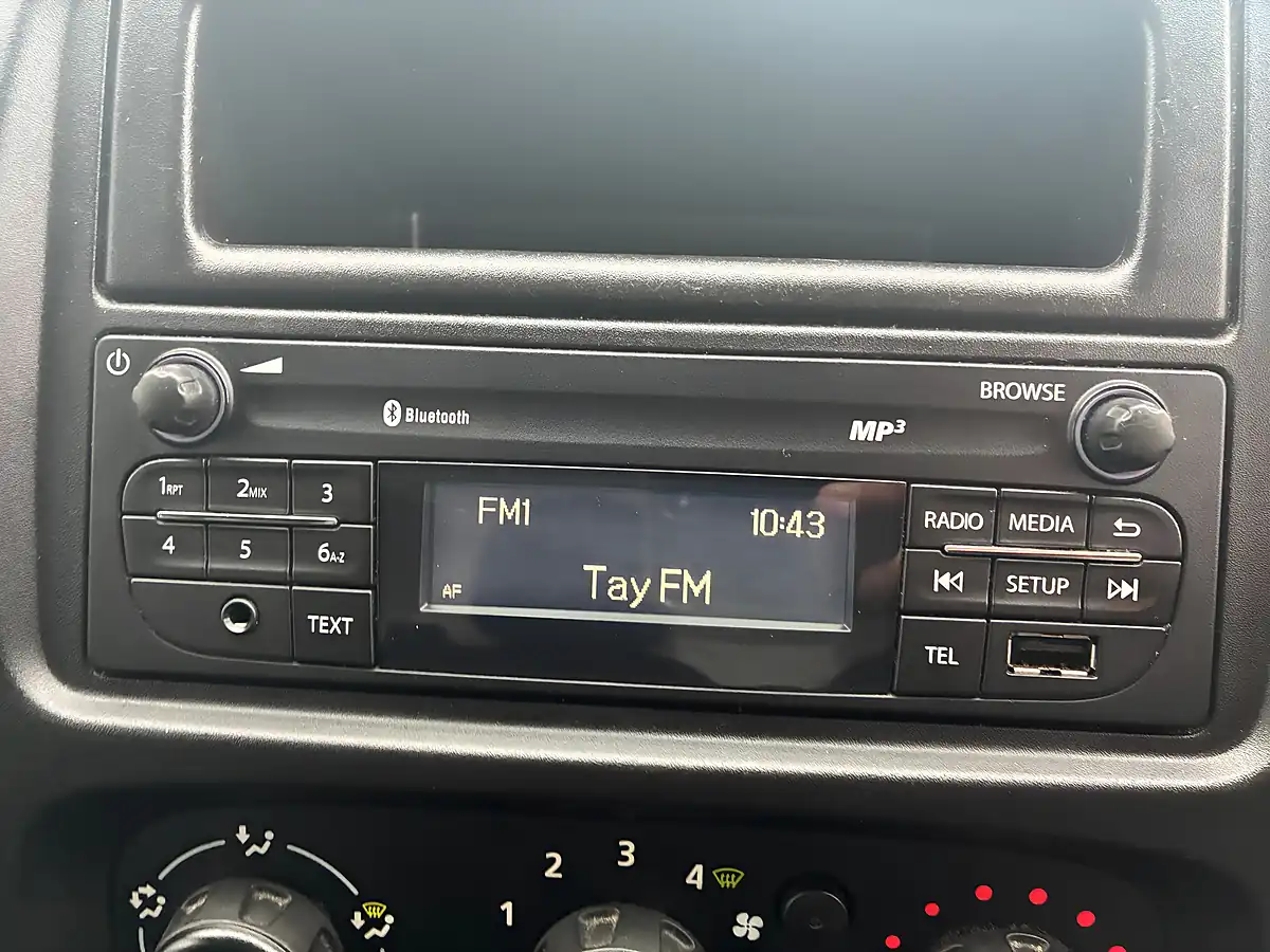 Used 2019 Renault Trafic Business Panel Van White - Interior and Exterior details 17