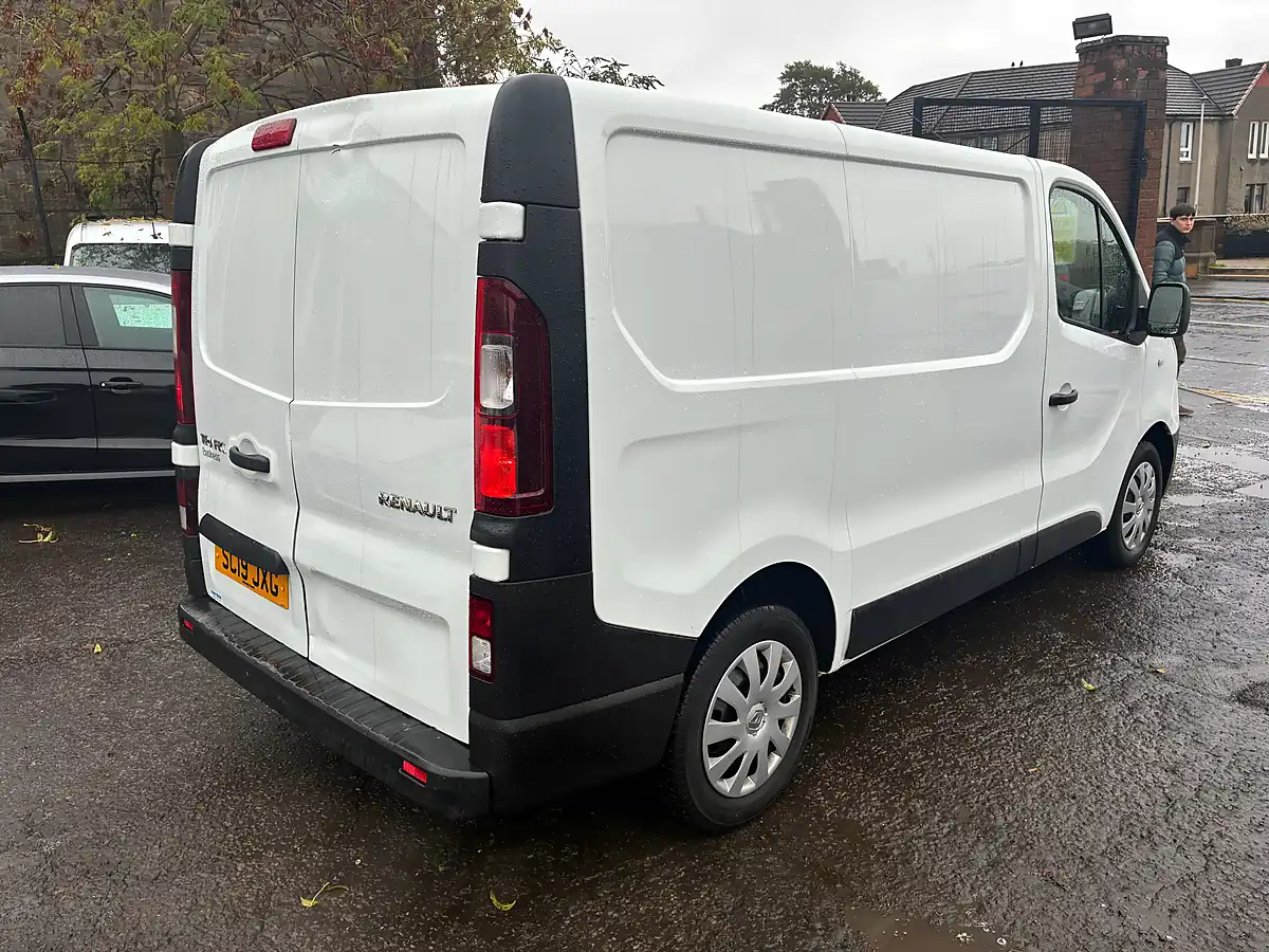 Used 2019 Renault Trafic Business Panel Van White - Interior and Exterior details 3