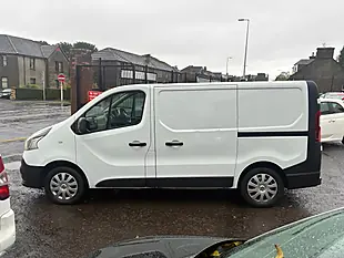Used 2019 Renault Trafic Business Panel Van White - Interior and Exterior details 6