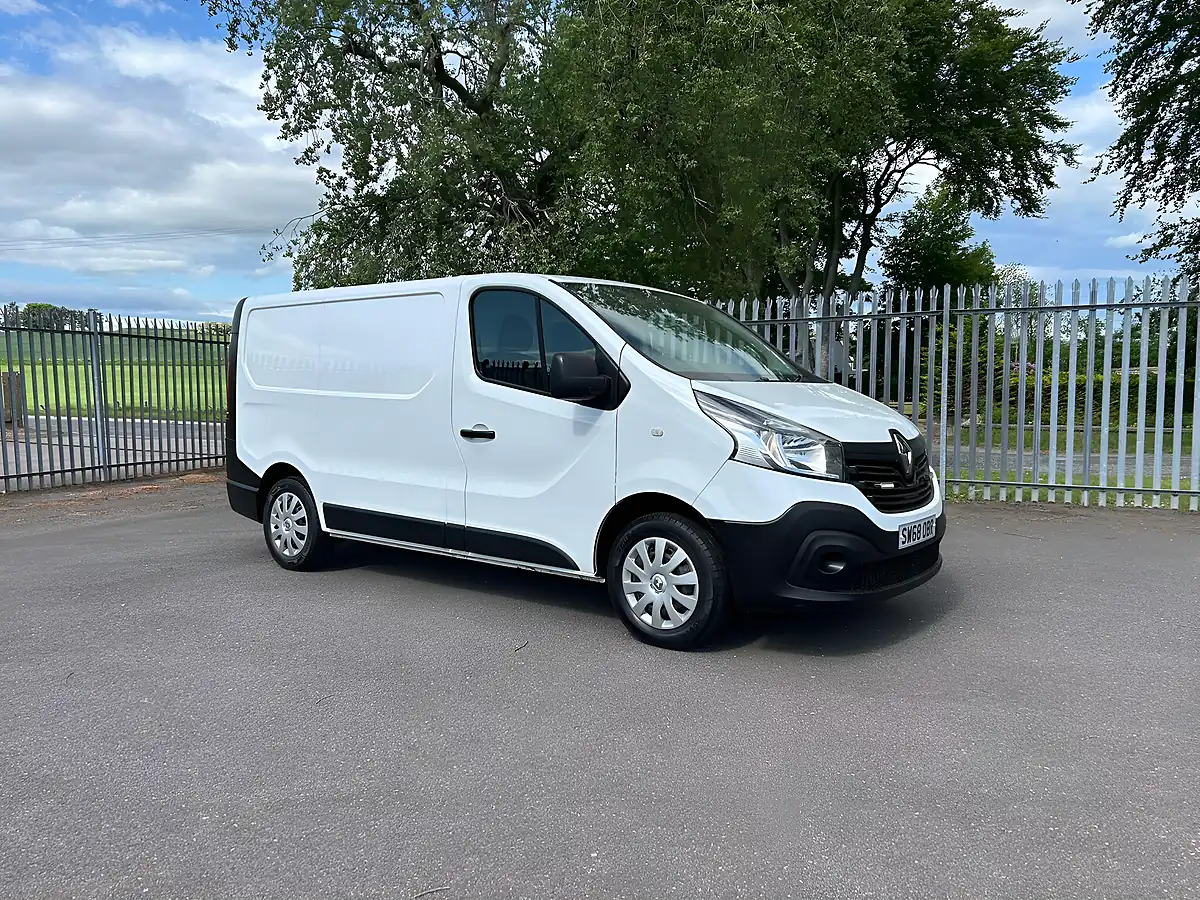 Used 2019 Renault Trafic Business Swb Standard Roof White - Interior and Exterior details 2