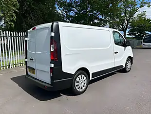 Used 2019 Renault Trafic Business Swb Standard Roof White - Interior and Exterior details 4