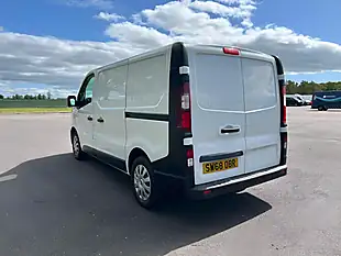 Used 2019 Renault Trafic Business Swb Standard Roof White - Interior and Exterior details 5