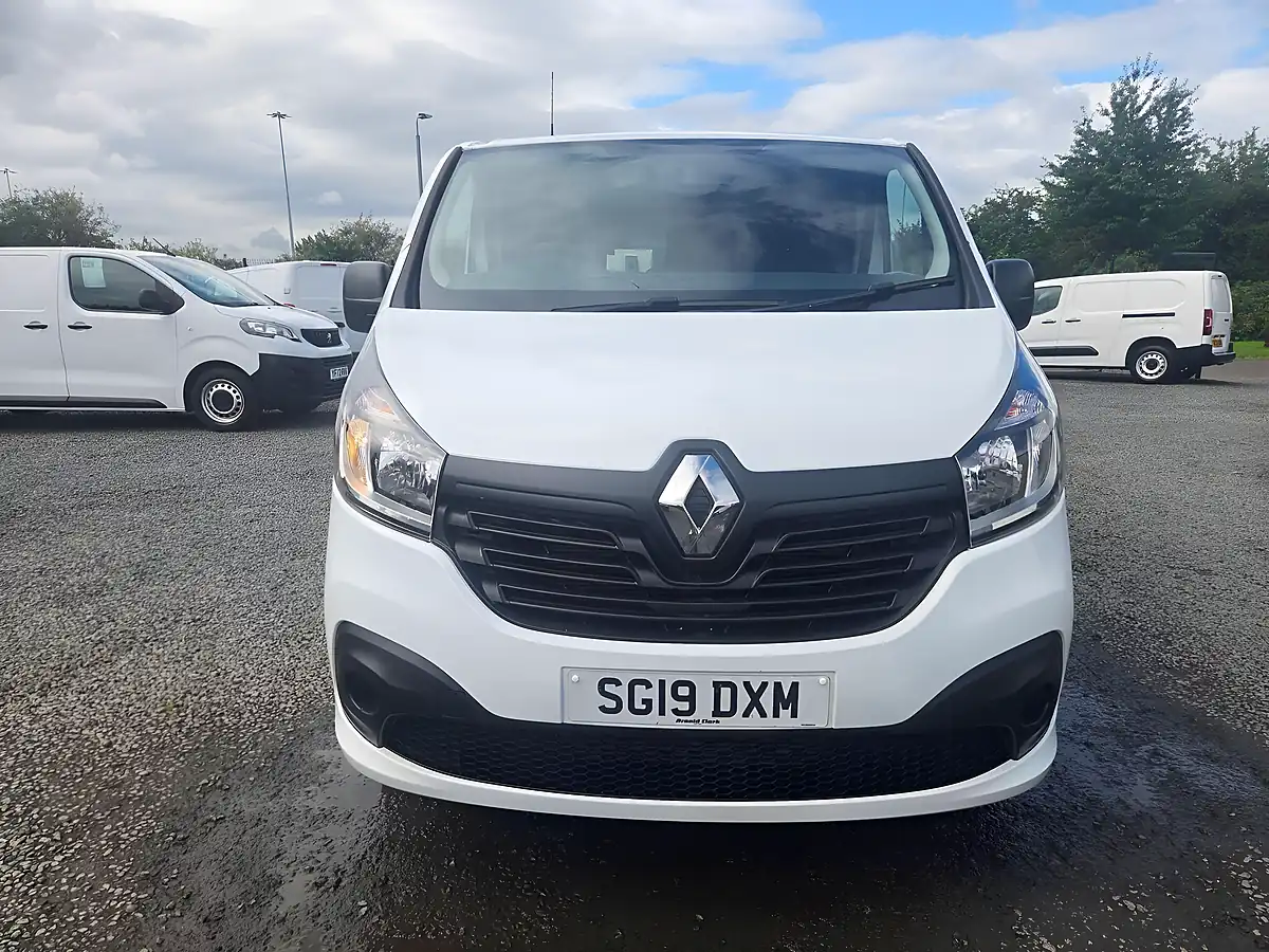 Used 2019 Renault Trafic Business+ White - Interior and Exterior details 12