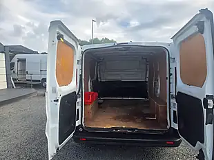 Used 2019 Renault Trafic Business+ White - Interior and Exterior details 13
