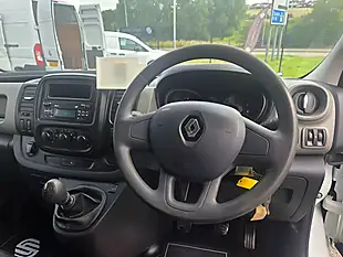 Used 2019 Renault Trafic Business+ White - Interior and Exterior details 16