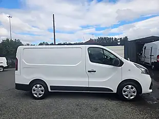 Used 2019 Renault Trafic Business+ White - Interior and Exterior details 3