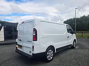 Used 2019 Renault Trafic Business+ White - Interior and Exterior details 5