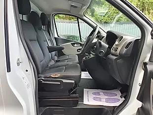 Used 2019 Renault Trafic Business+ White - Interior and Exterior details 11