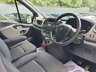 Used 2019 Renault Trafic Business+ White - Interior and Exterior details 12