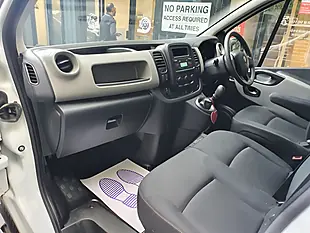 Used 2019 Renault Trafic Business+ White - Interior and Exterior details 16