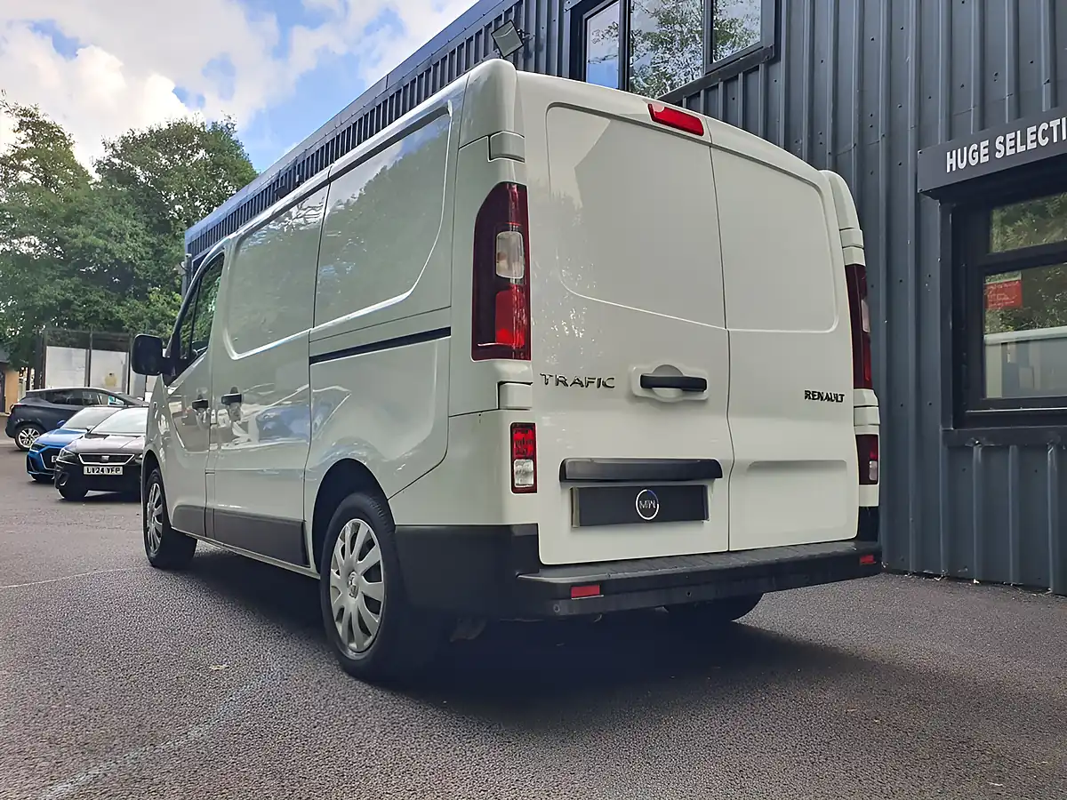 Used 2019 Renault Trafic Business+ White - Interior and Exterior details 3
