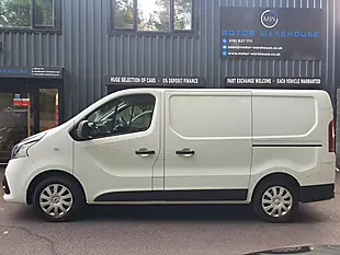 Used 2019 Renault Trafic Business+ White - Interior and Exterior details 4
