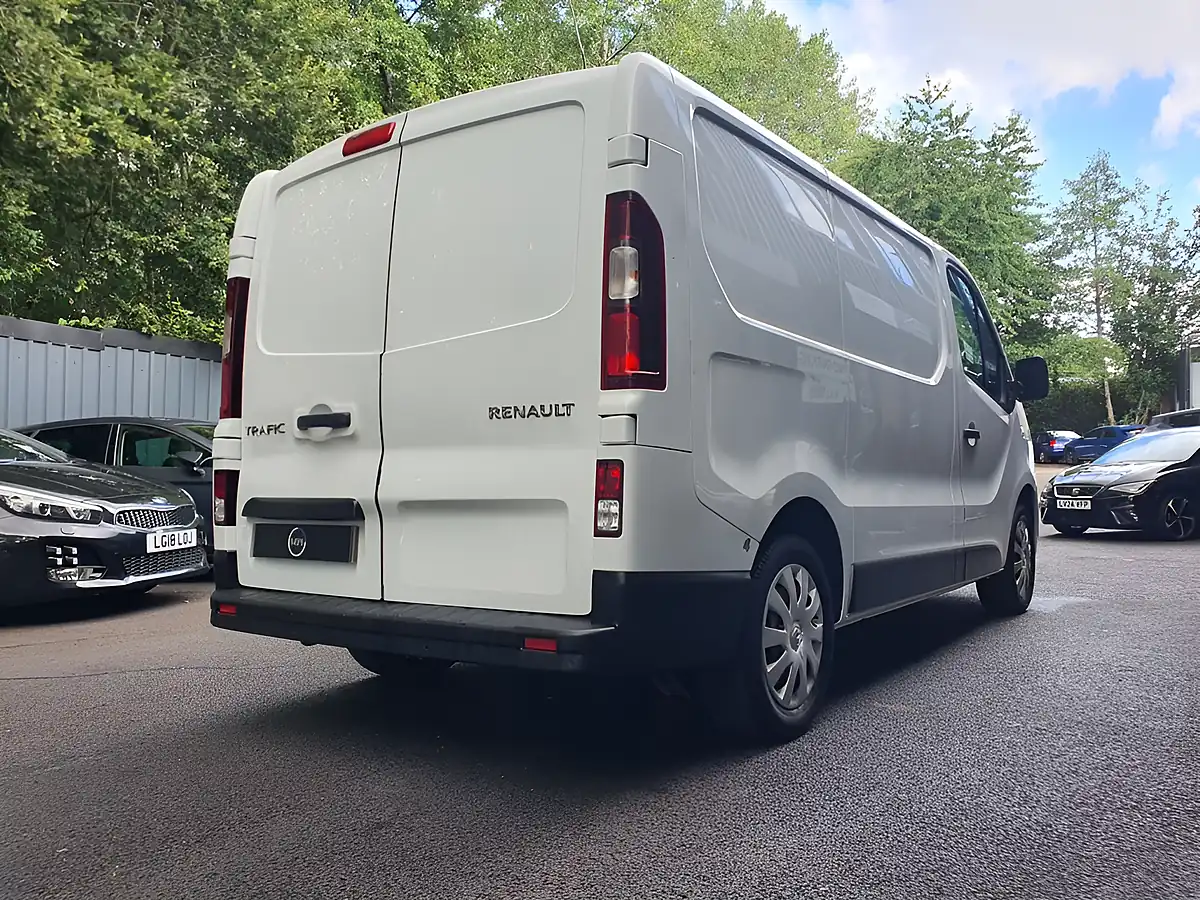 Used 2019 Renault Trafic Business+ White - Interior and Exterior details 5