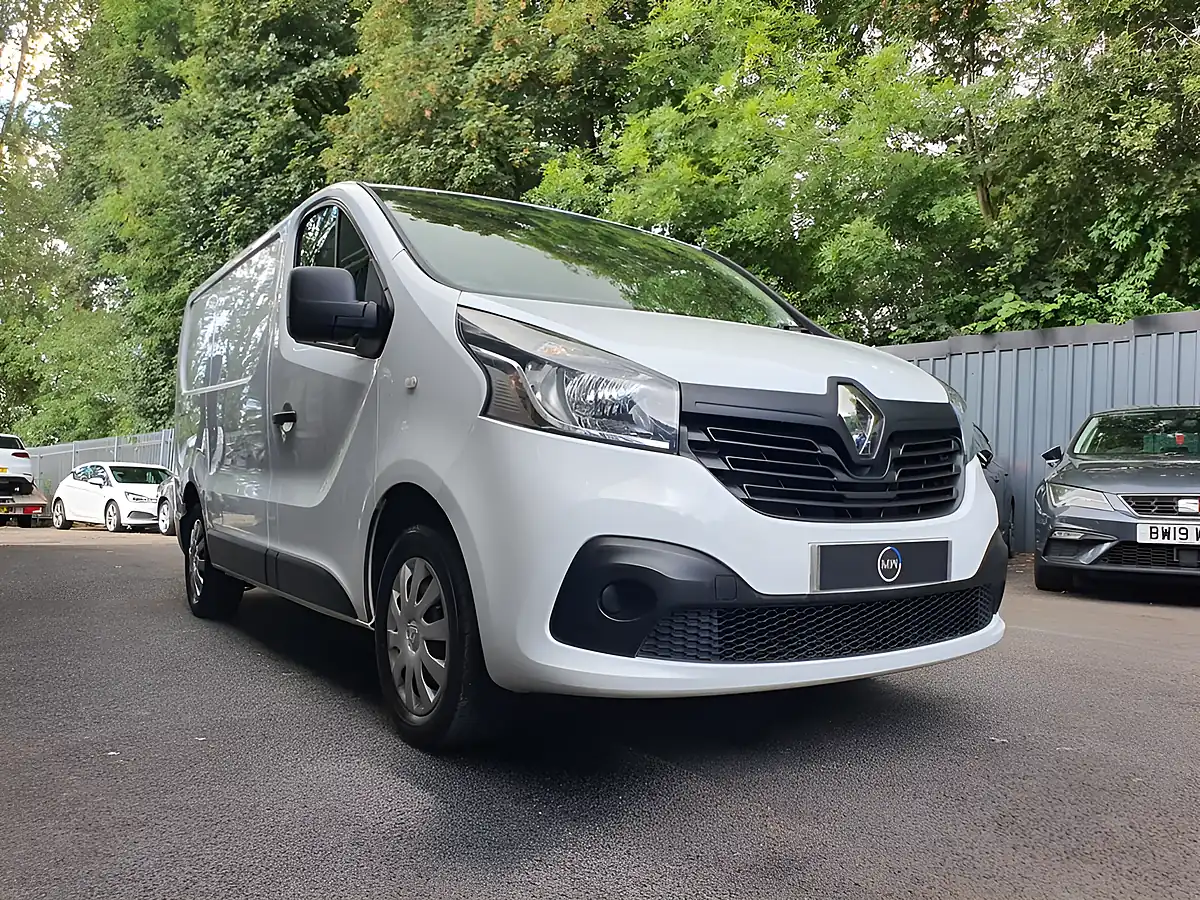Used 2019 Renault Trafic Business+ White - Interior and Exterior details 7