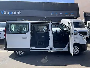 Used 2019 Renault Trafic Business White - Interior and Exterior details 10