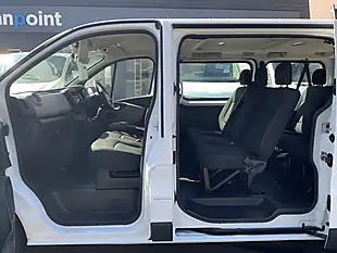 Used 2019 Renault Trafic Business White - Interior and Exterior details 13