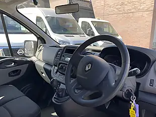 Used 2019 Renault Trafic Business White - Interior and Exterior details 15