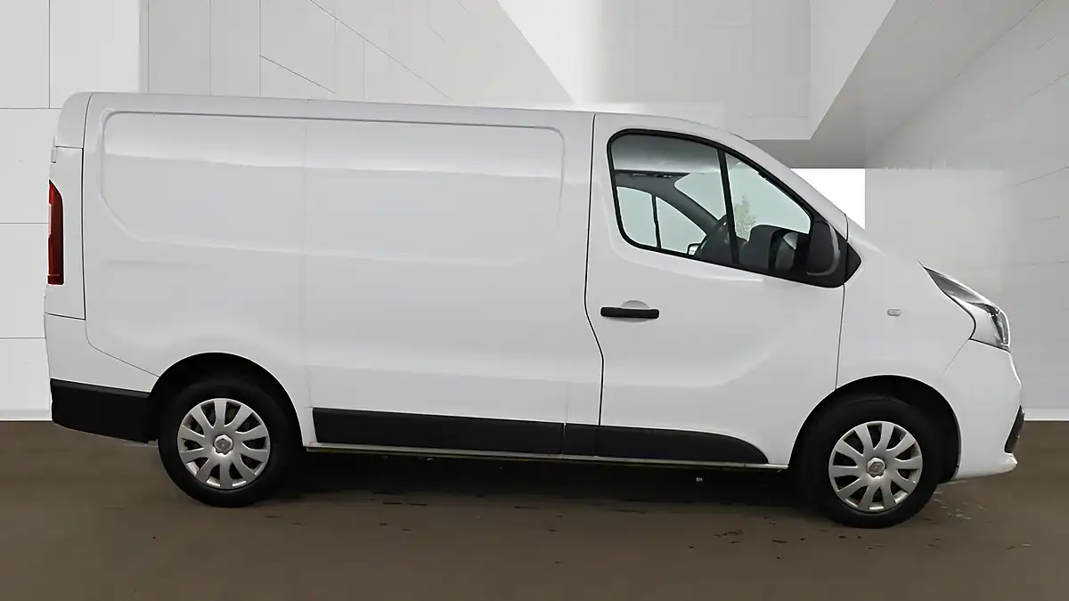 Used 2019 Renault Trafic Business+ White - Interior and Exterior details 6