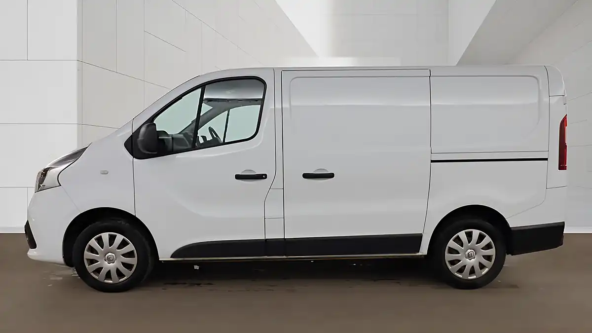 Used 2019 Renault Trafic Business+ White - Interior and Exterior details 8
