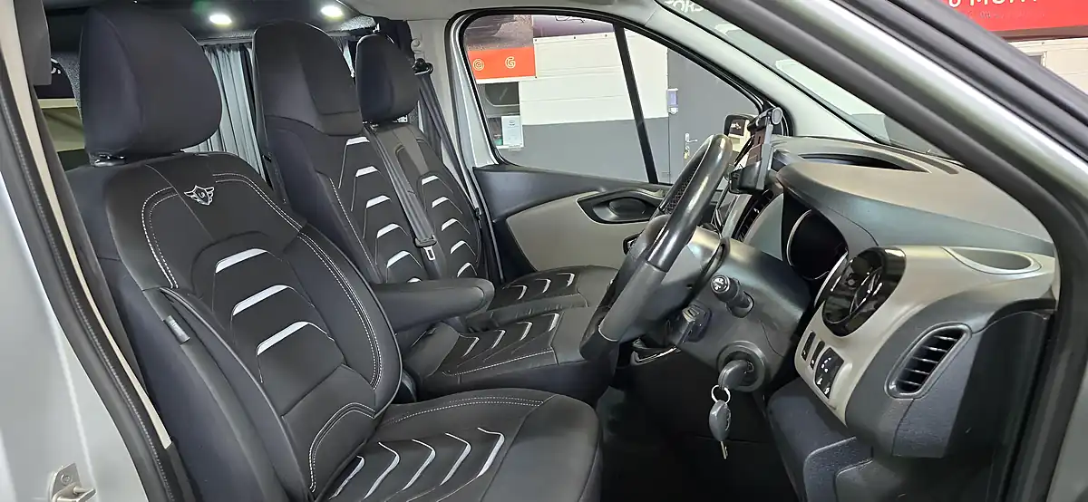 Used 2019 Renault Trafic Campervan Silver - Interior and Exterior details 10