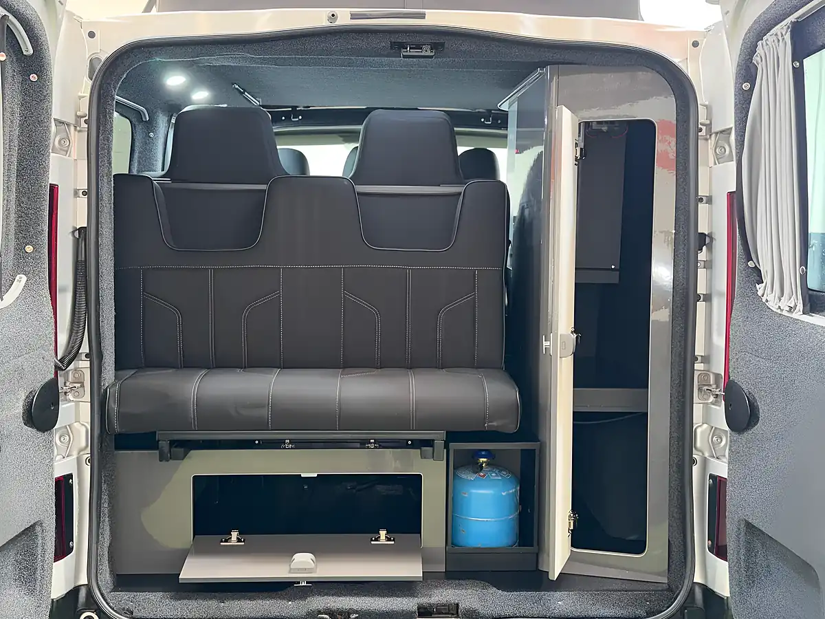Used 2019 Renault Trafic Campervan Silver - Interior and Exterior details 13