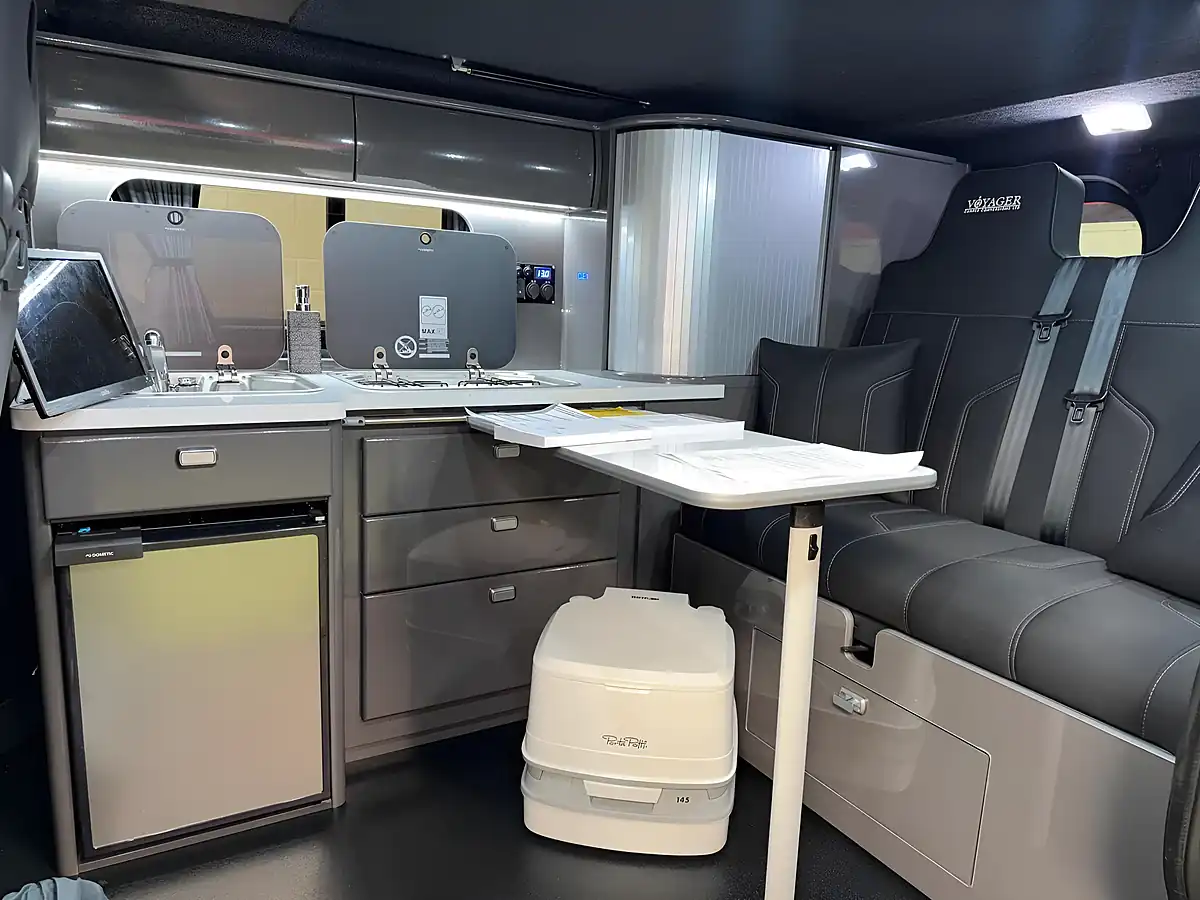 Used 2019 Renault Trafic Campervan Silver - Interior and Exterior details 18